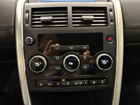 Used 2019 Land Rover Discovery Sport SE image 41