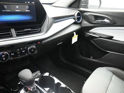 New 2026 Chevrolet Trax LT w/ Driver Confidence Package FWD image 27