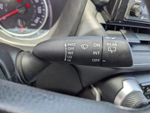 Used 2021 Toyota RAV4 LE AWD/4WD image 27