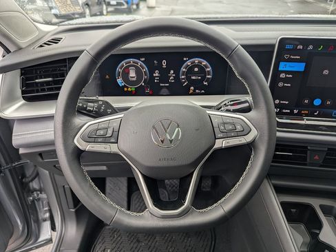 New 2026 Volkswagen Tiguan SE image 13