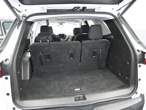 Used 2021 Chevrolet Traverse LT FWD image 8