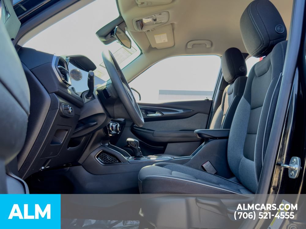 Used 2025 Chevrolet TrailBlazer LT AWD/4WD image 6
