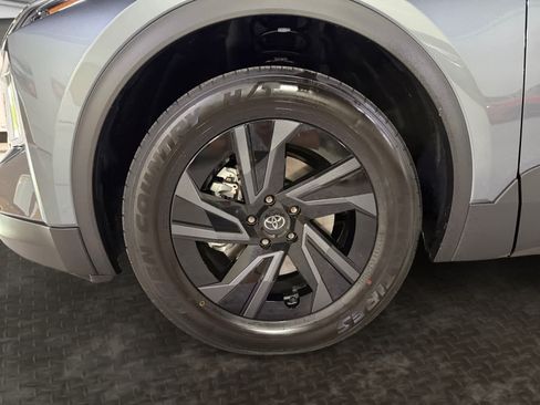 New 2026 Toyota C-HR AWD/4WD image 18