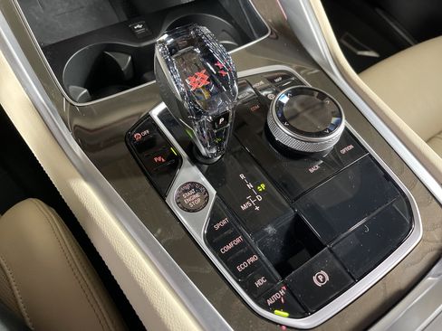 Used 2022 BMW X6 xDrive40i w/ Executive Package image 26