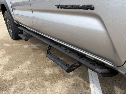 Used 2023 Toyota Tacoma TRD Off-Road image 10