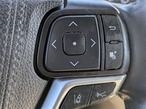 Used 2019 Toyota Highlander Limited image 26