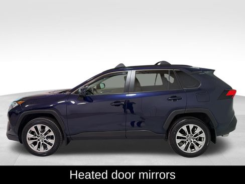Used 2021 Toyota RAV4 XLE Premium image 6