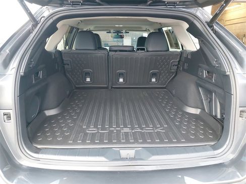 Used 2023 Subaru Outback Limited image 11