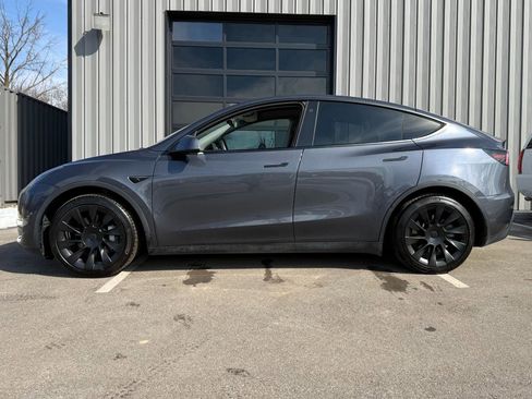 Used 2021 Tesla Model Y Long Range image 8