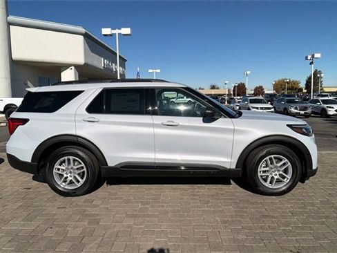 New 2026 Ford Explorer Active image 2