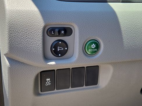 Used 2017 Honda Pilot EX image 25