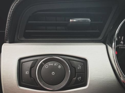 Used 2016 Ford Mustang GT Premium w/ Black Accent Package RWD image 9