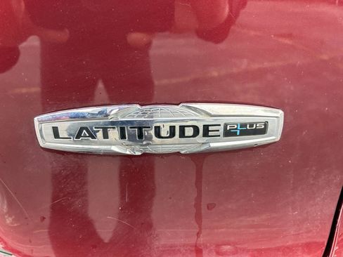 Used 2020 Jeep Cherokee Latitude Plus w/ Cold Weather Group AWD/4WD image 28