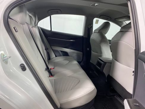 Used 2024 Toyota Camry SE FWD image 9