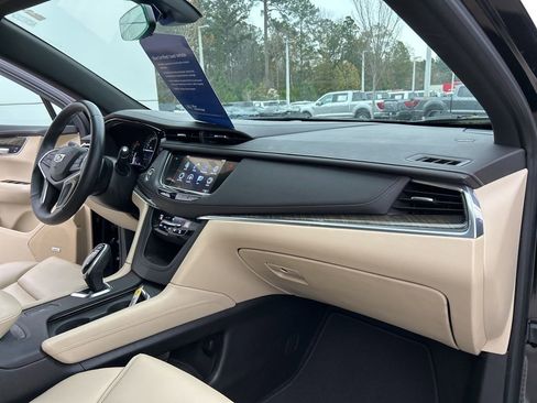 Used 2017 Cadillac XT5 FWD image 27