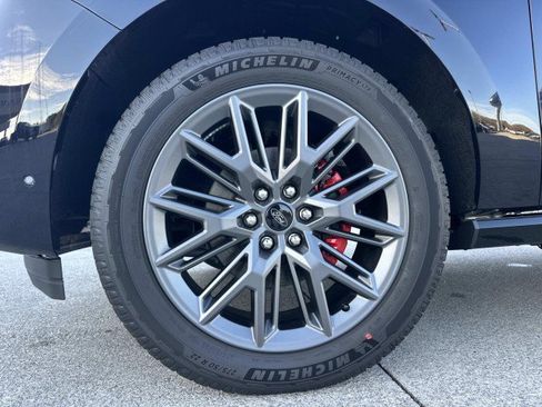 New 2025 Ford Expedition Platinum w/ Stealth Performance Package image 11