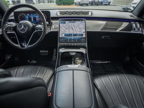 Certified 2022 Mercedes-Benz S 500 4MATIC w/ AMG Line Package image 16