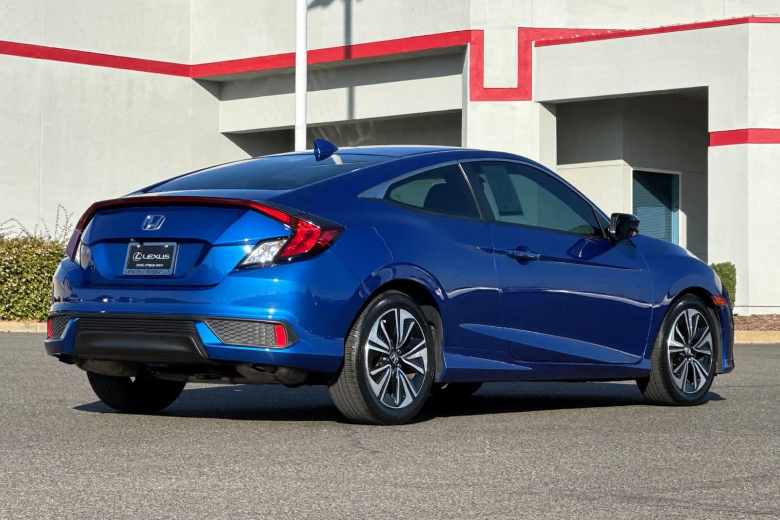Used 2018 Honda Civic EX-T image 2