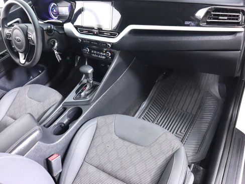 Used 2020 Kia Niro LX FWD image 35