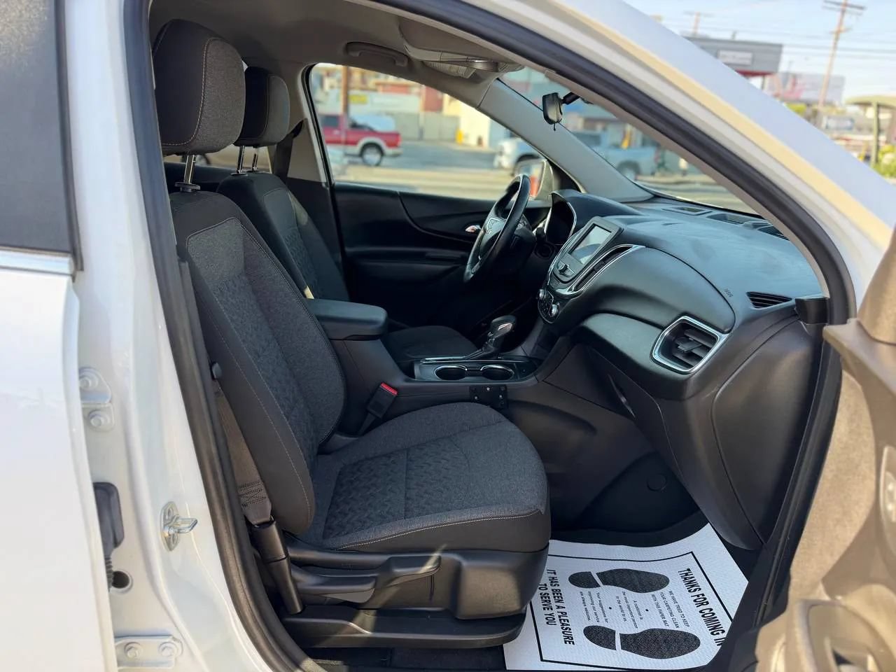 Used 2023 Chevrolet Equinox LT FWD image 38