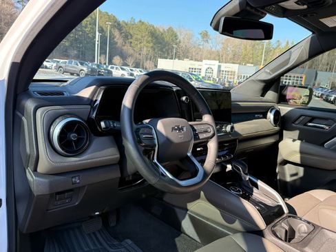 Used 2023 Chevrolet Colorado ZR2 w/ ZR2 Convenience Package III image 15