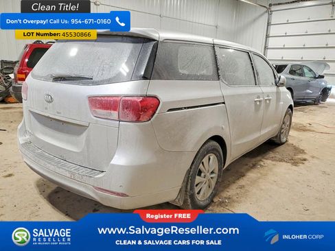 Used 2015 Kia Sedona L image 4