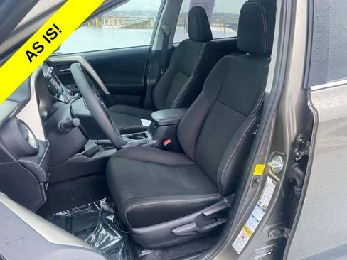 Used 2014 Toyota RAV4 XLE image 18