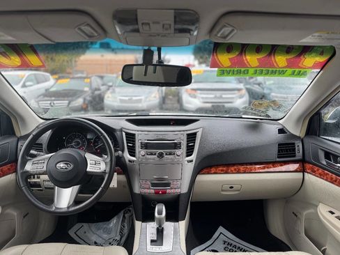 Used 2010 Subaru Outback 2.5i Limited image 12