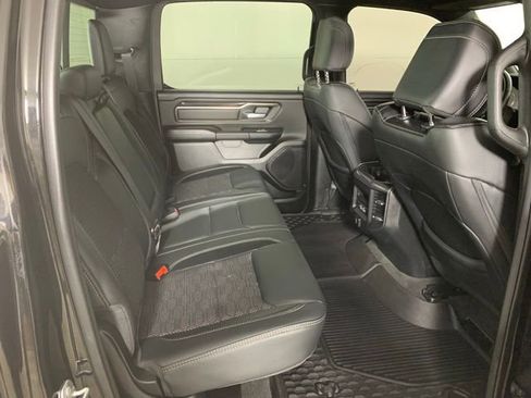 Used 2022 RAM 1500 4x4 Crew Cab image 26