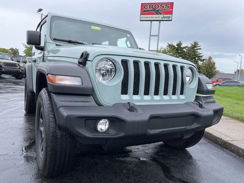 Used 2023 Jeep Wrangler Sport image 35