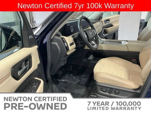Used 2025 Nissan Armada Platinum w/ Convenience Package RWD image 8
