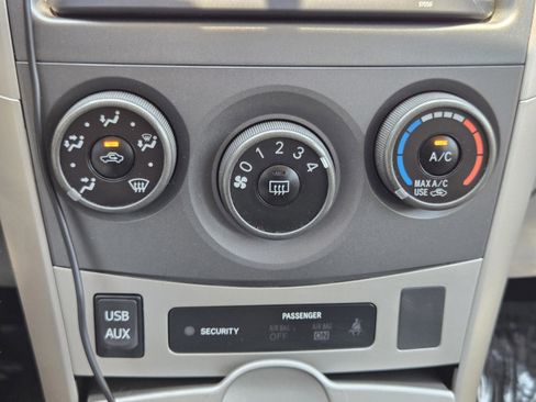 Used 2013 Toyota Corolla LE FWD image 18