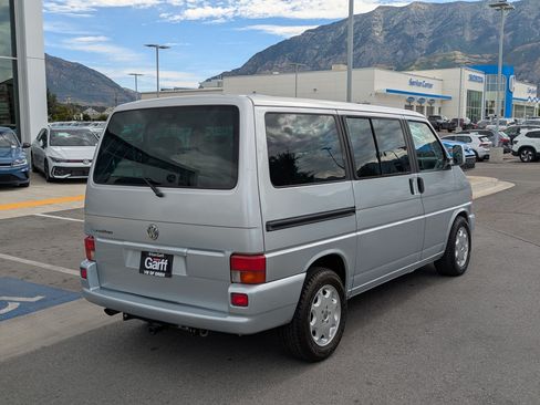 Used 2003 Volkswagen Eurovan MV FWD image 3