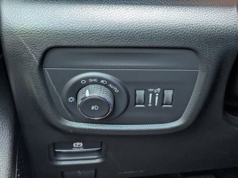 New 2025 Jeep Grand Cherokee Limited w/ Luxury Tech Group II AWD/4WD image 28