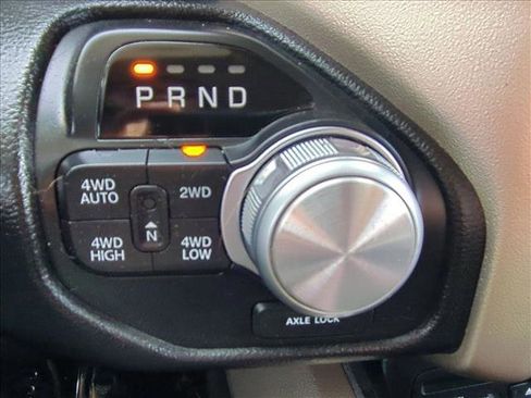 Used 2019 RAM 1500 Laramie image 12