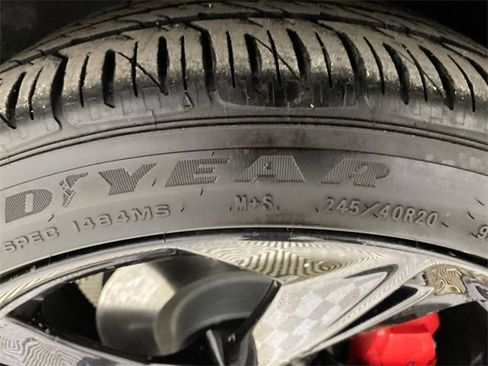 Used 2023 Chevrolet Camaro LT w/ Technology Package image 17