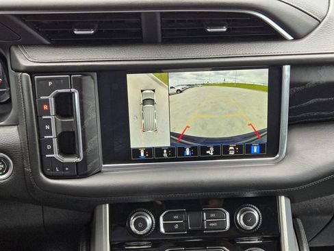 Used 2023 GMC Yukon XL Denali AWD/4WD image 18