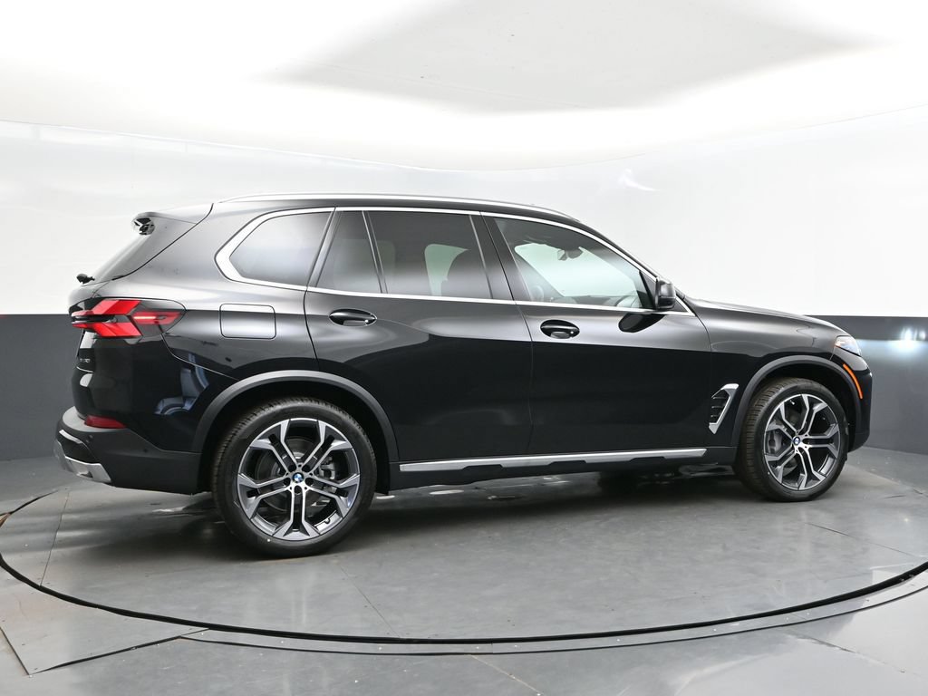 Certified 2026 BMW X5 sDrive40i w/ Parking Assistance Package RWD image 8