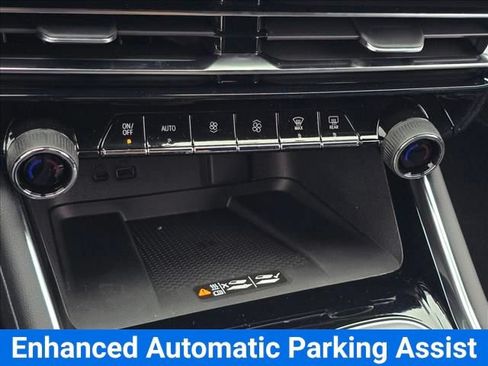 New 2026 Chevrolet Traverse Z71 w/ Enhanced Driving Package AWD/4WD image 26