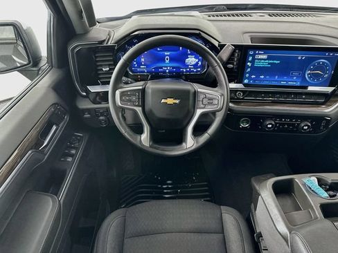Used 2023 Chevrolet Silverado 1500 LT AWD/4WD image 10
