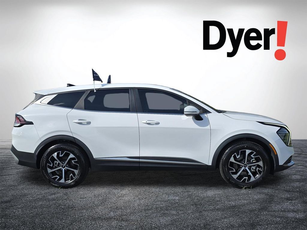 Certified 2025 Kia Sportage EX FWD image 3
