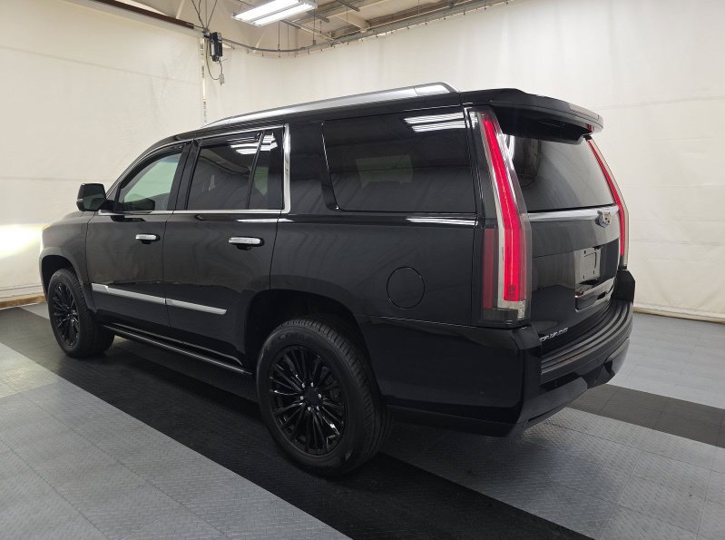 Used 2019 Cadillac Escalade Premium Luxury AWD/4WD image 4
