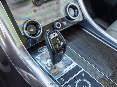 Used 2022 Land Rover Range Rover Sport HSE Silver Edition image 38