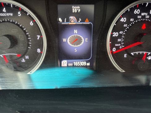 Used 2016 Toyota Camry SE w/ Moonroof Package image 15