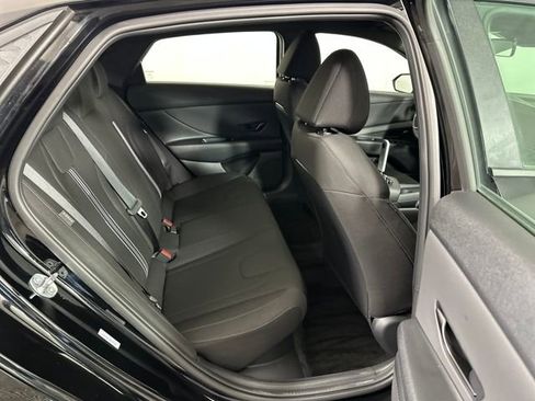 Certified 2025 Hyundai Elantra SEL image 26