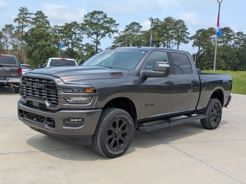 Used 2025 RAM 2500 Big Horn AWD/4WD image 4