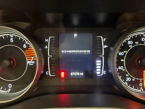 Used 2016 Jeep Cherokee Sport w/ Cold Weather Group image 20