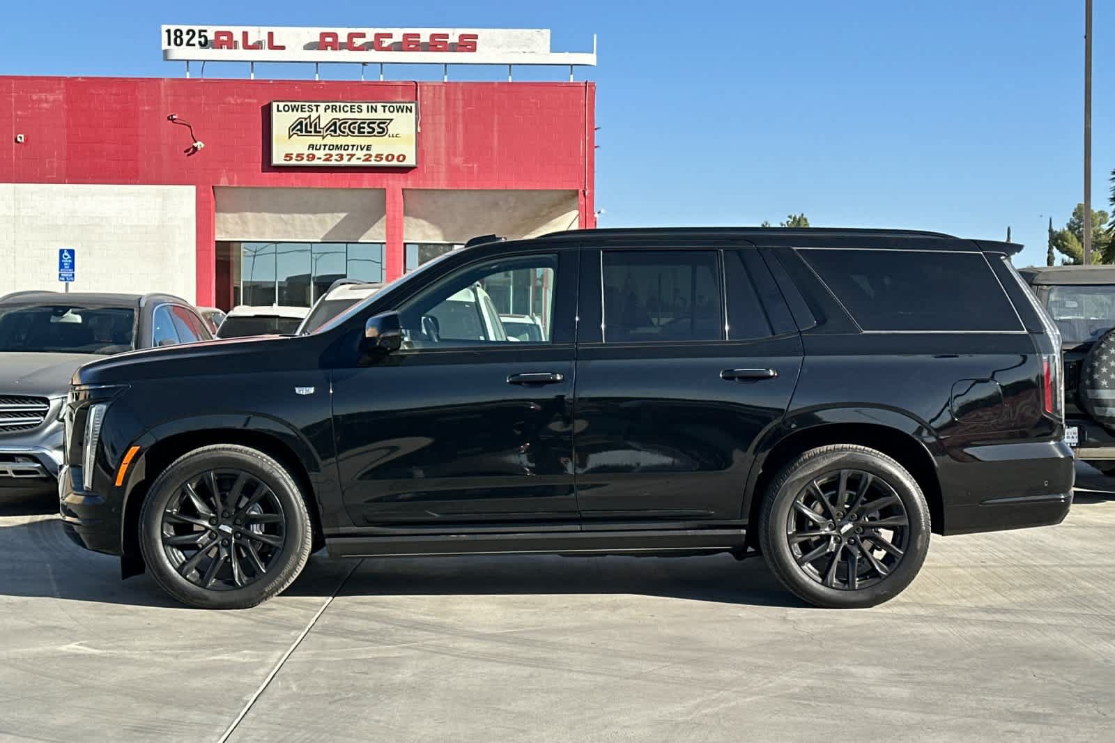 Used 2025 Cadillac Escalade Sport w/ Touring Package AWD/4WD image 6