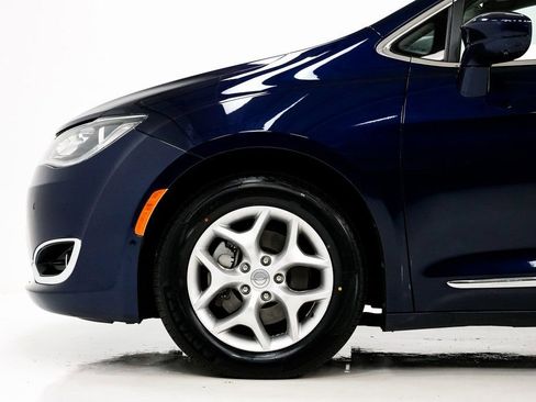 Used 2019 Chrysler Pacifica Touring-L Plus w/ Advanced Safetytec Group image 33