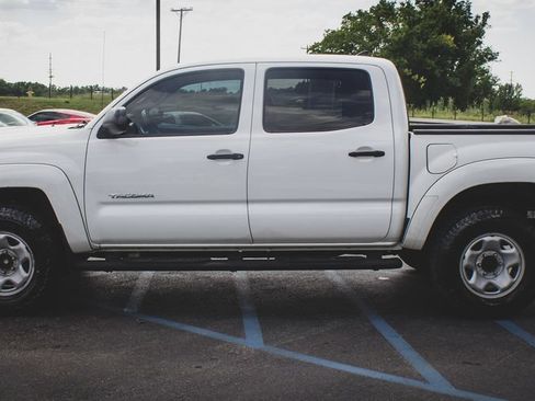Used 2015 Toyota Tacoma PreRunner w/ SR5 Package RWD image 21